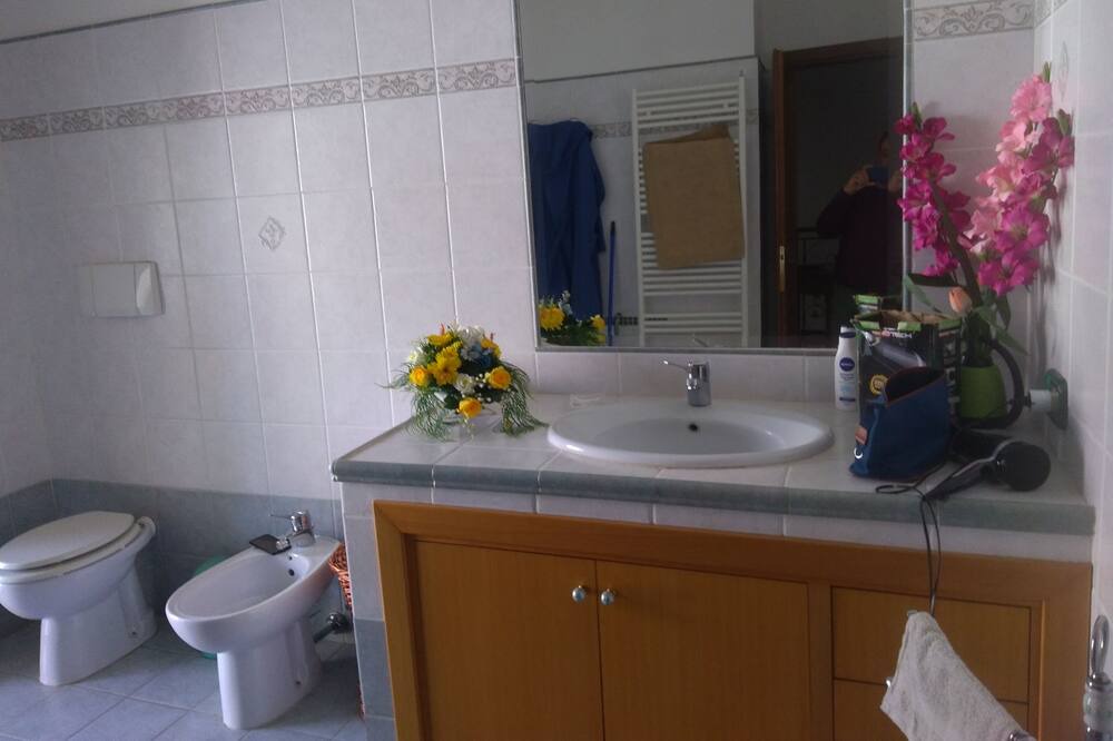 Photo of Bathroom in Minturno
