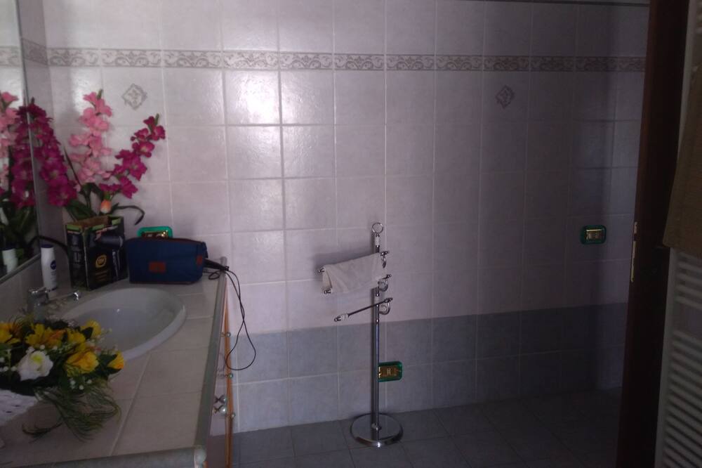 Photo of Bathroom in Minturno