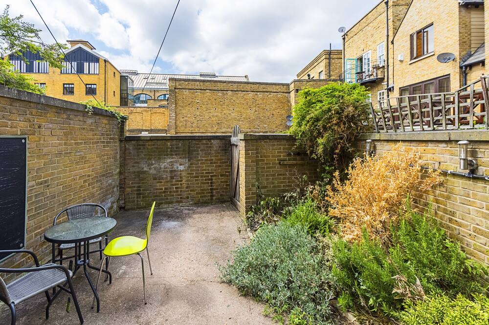 Photo of Others in Island Gardens