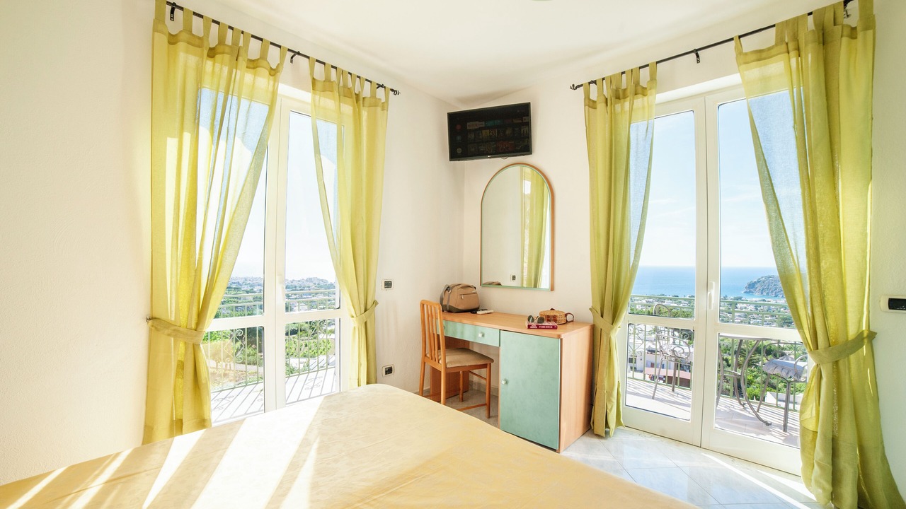Photo of Bedroom in Forio