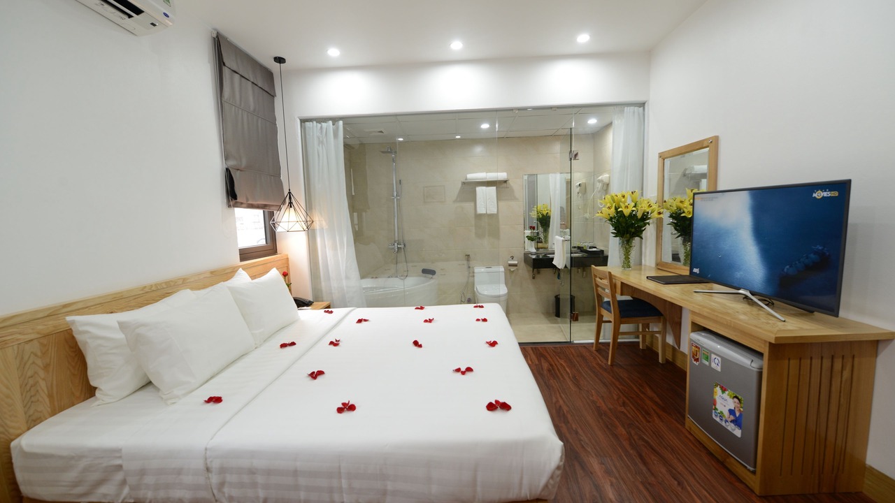 Photo of Bedroom in Trung Hoa Nhan Chinh