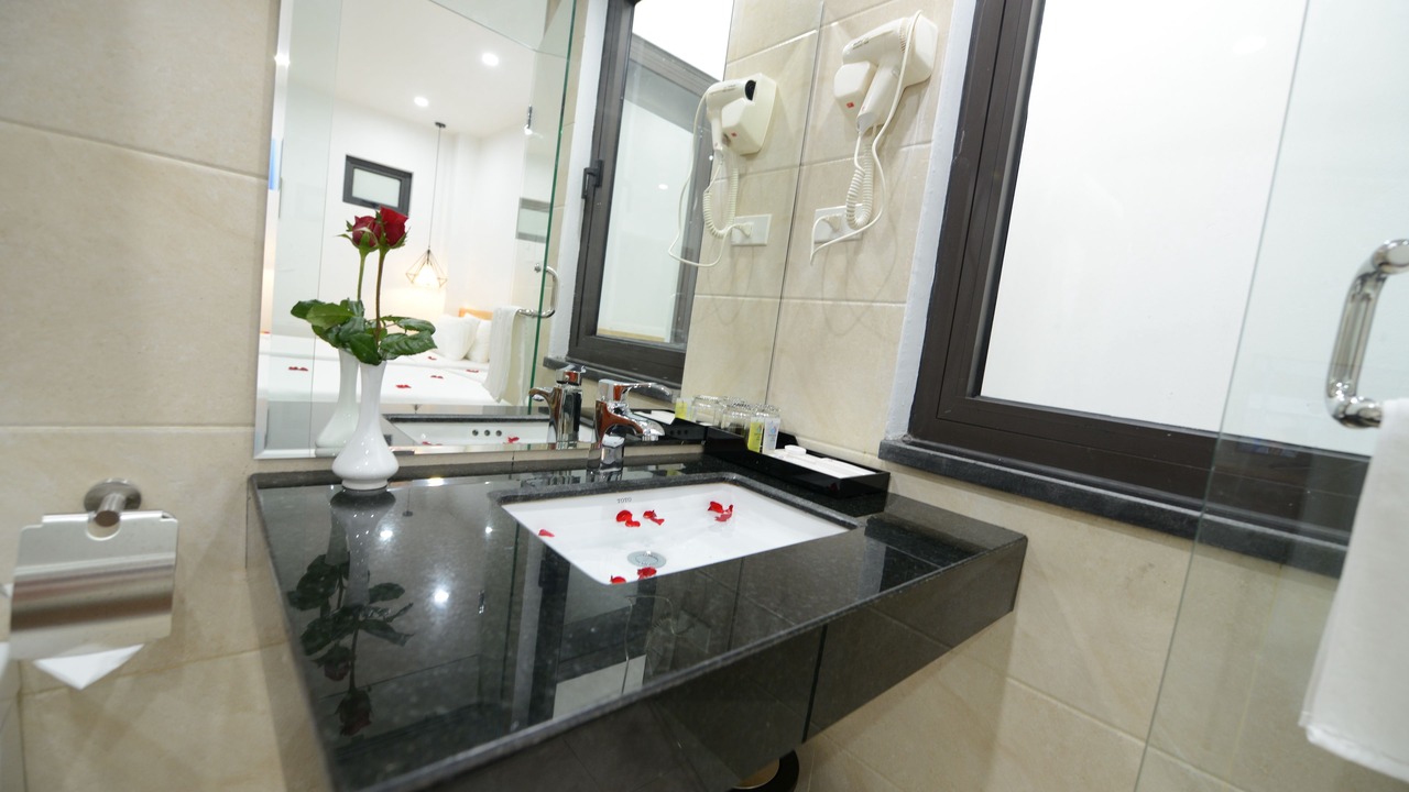 Photo of Bathroom in Trung Hoa Nhan Chinh