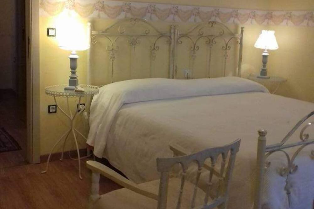 Photo of Bedroom in Tollo