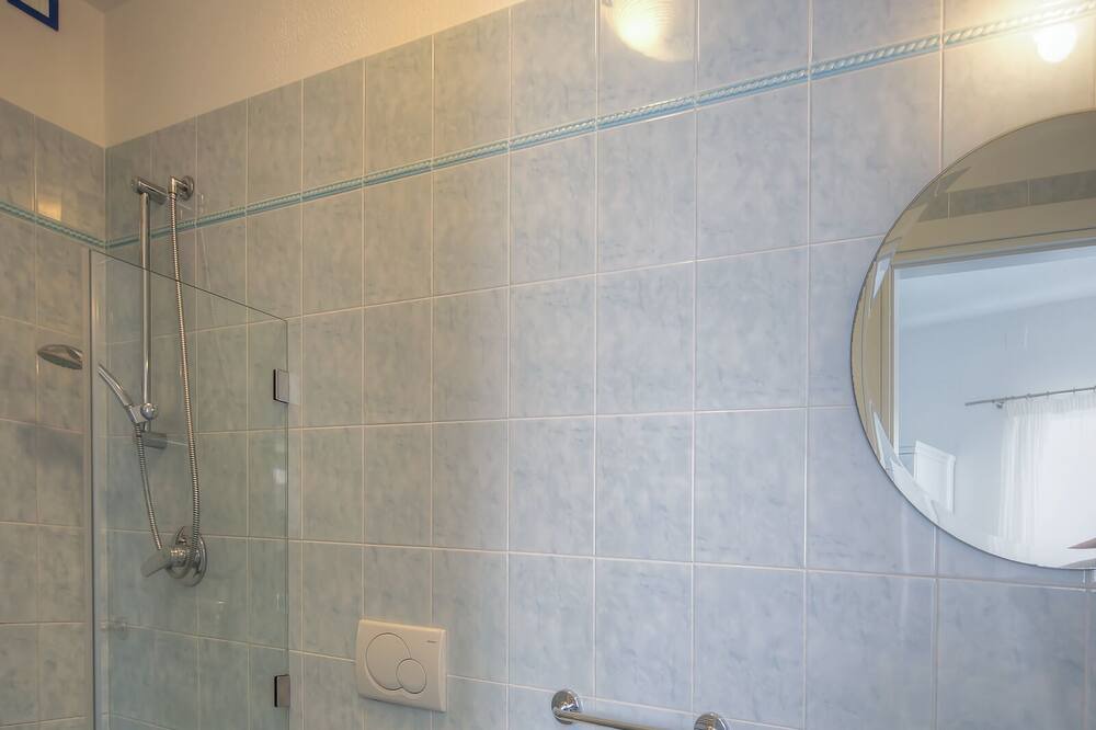 Photo of Bathroom in Forio