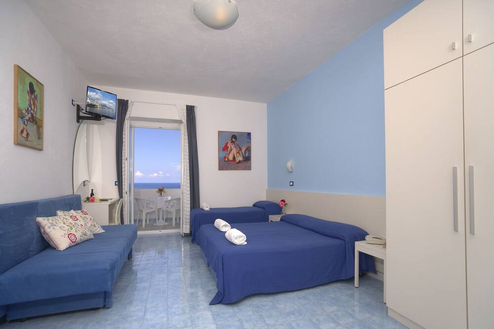 Photo of Bedroom in Forio