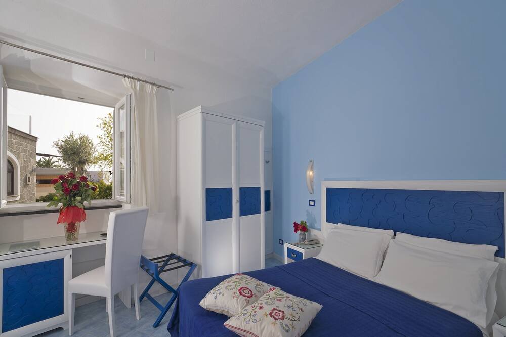 Photo of Bedroom in Forio