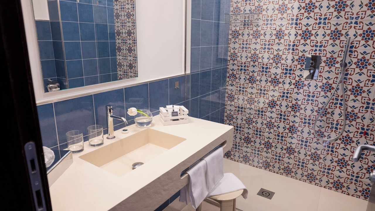 Photo of Bathroom in Laura