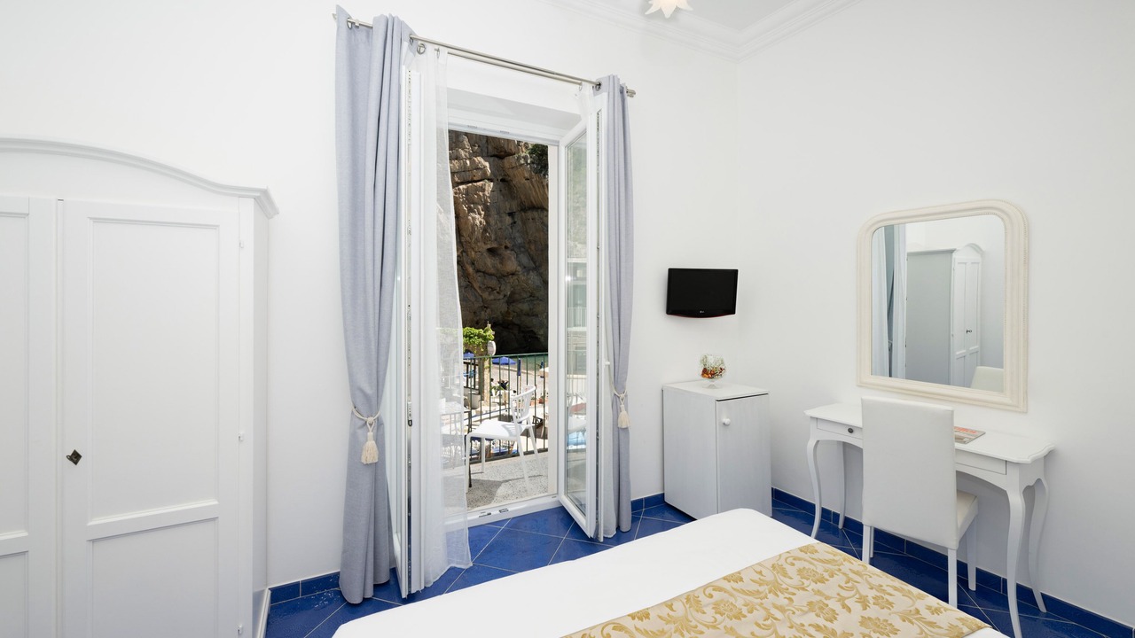 Photo of Bedroom in Furore