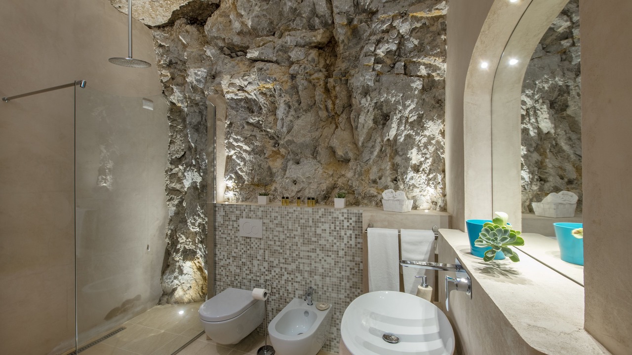 Photo of Bathroom in Furore