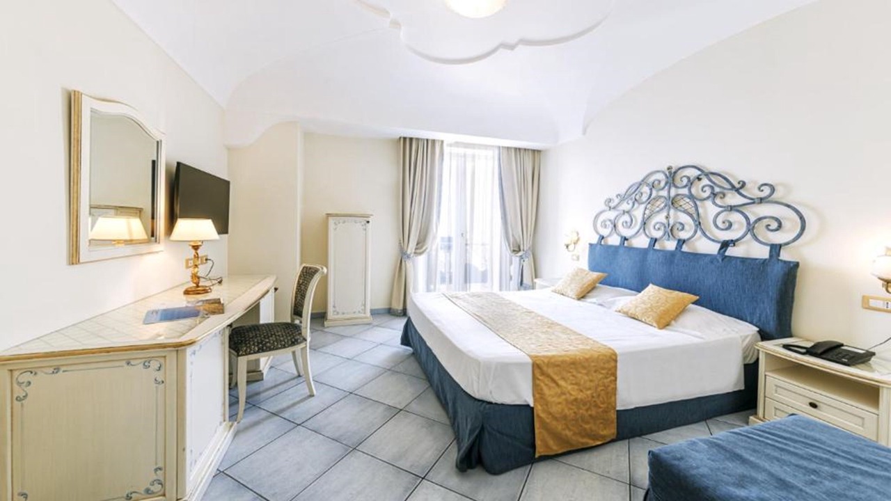 Photo of Bedroom in Forio