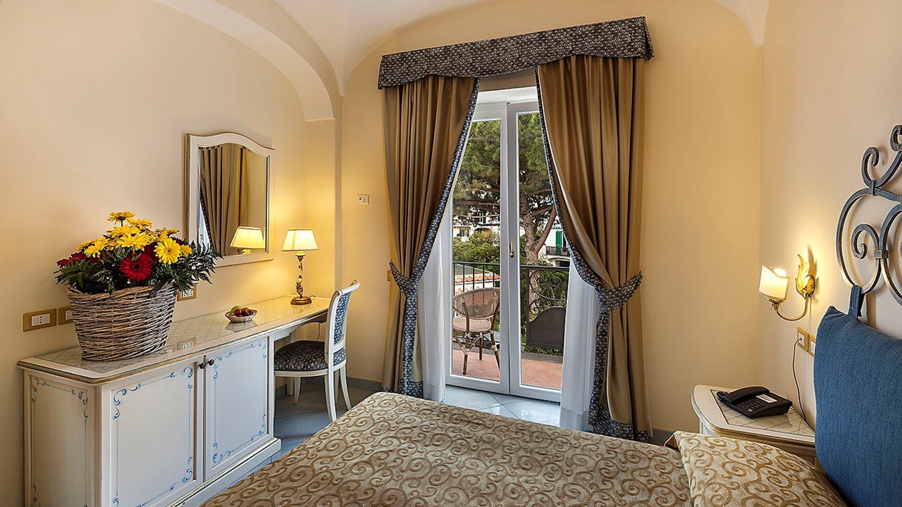 Photo of Bedroom in Forio