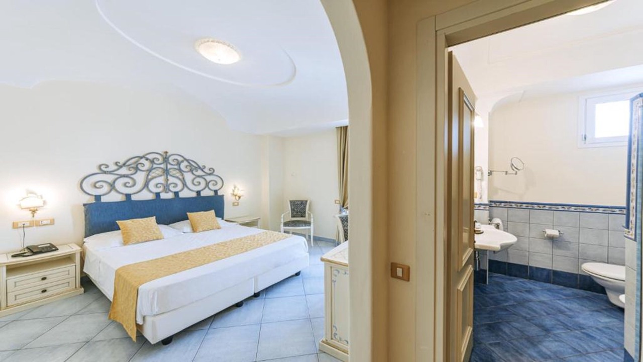 Photo of Bedroom in Forio