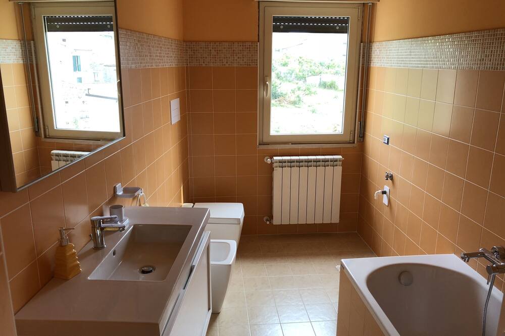 Photo of Bathroom in Jelsi