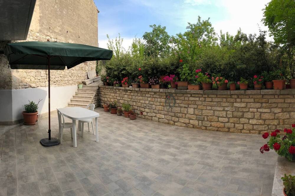 Photo of Outdoor in Jelsi