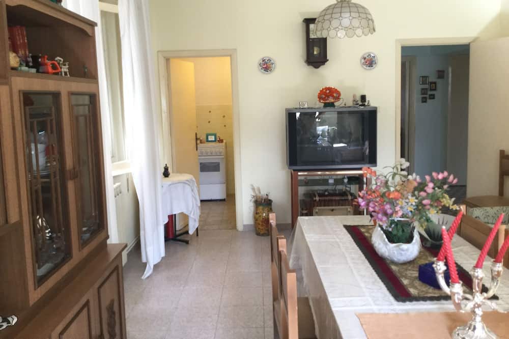 Photo of Livingroom in Atri
