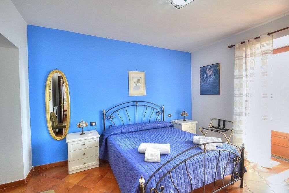 Photo of Bedroom in Scala