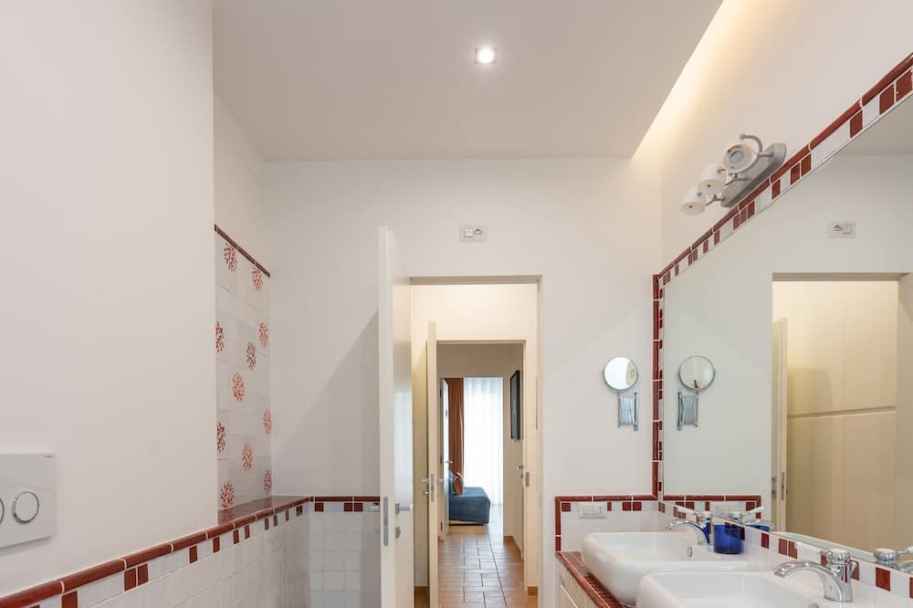 Photo of Bathroom in Santa Lucia