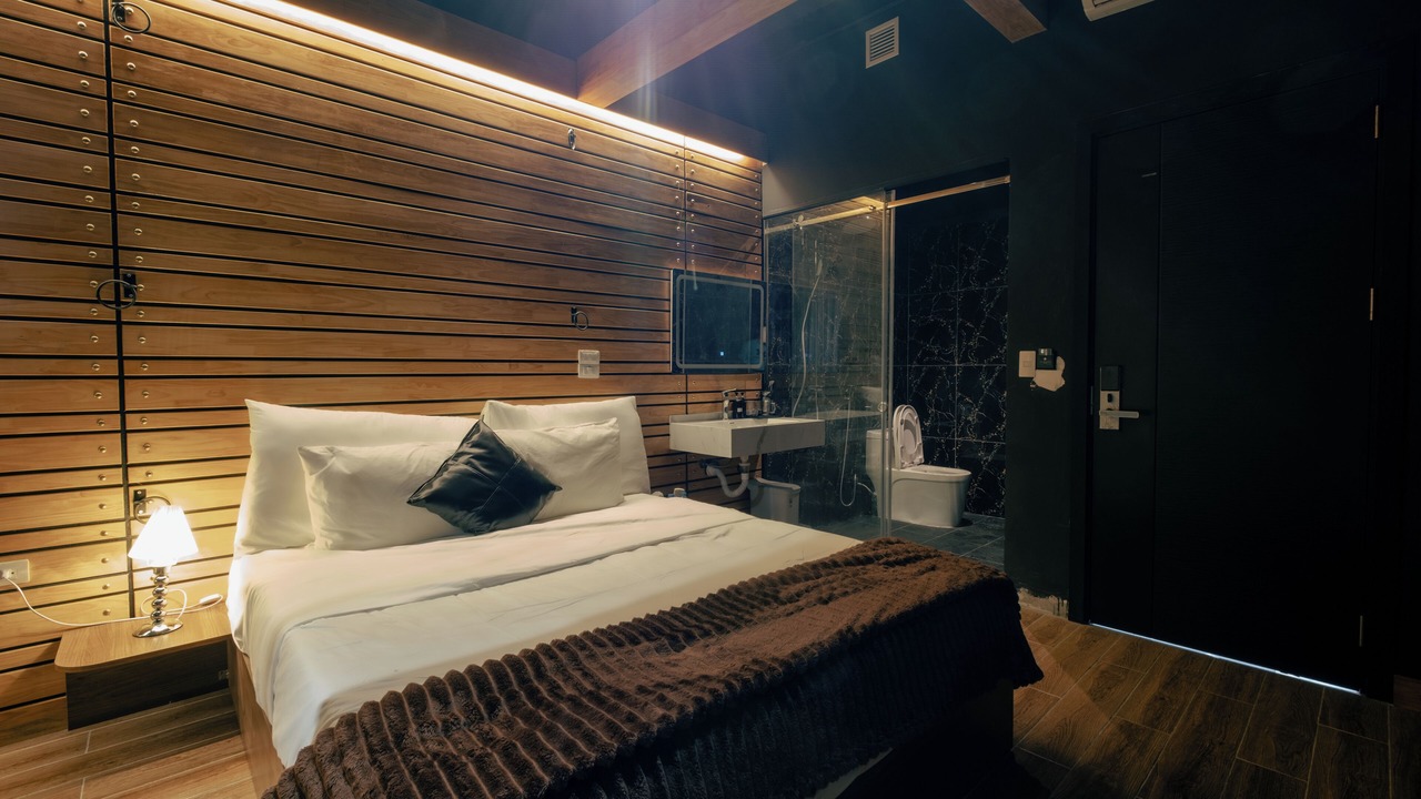 Photo of Bedroom in Trung Hoa Nhan Chinh