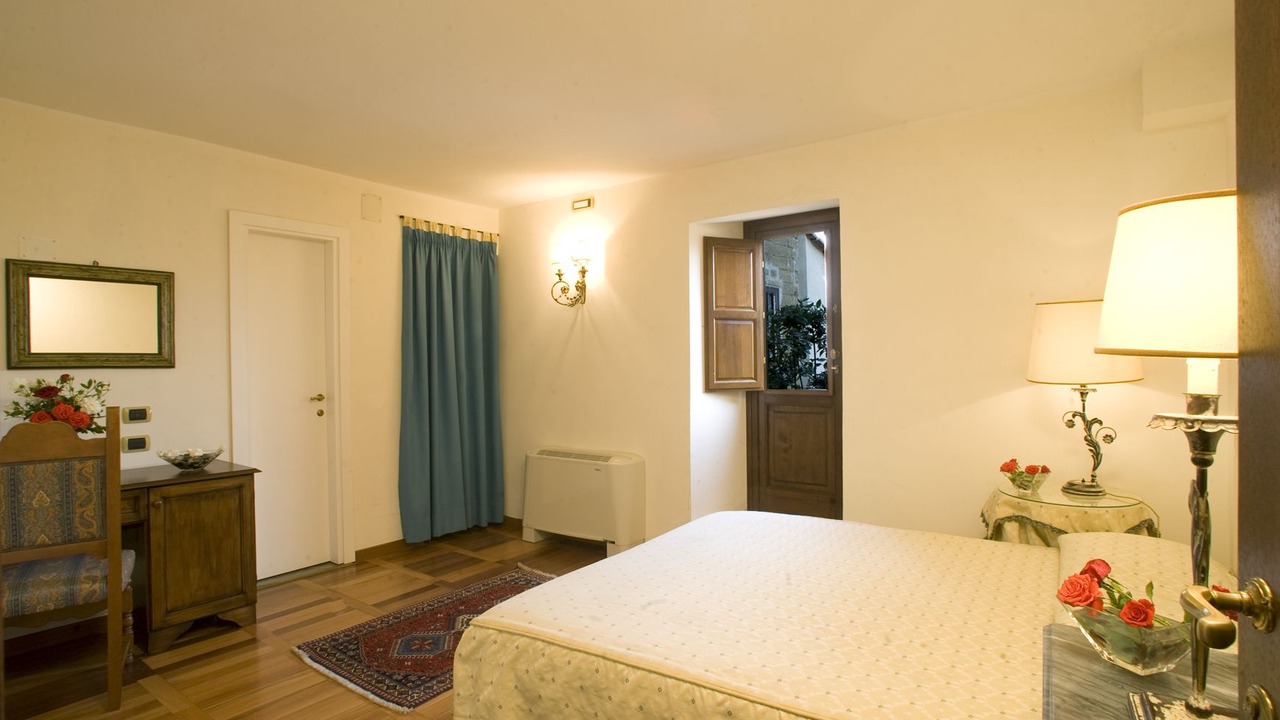 Photo of Bedroom in Sovana