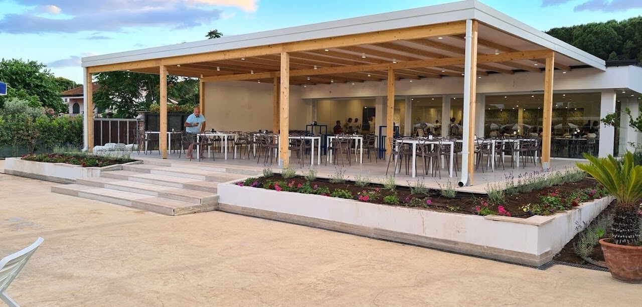 Photo of Outdoor in Laura