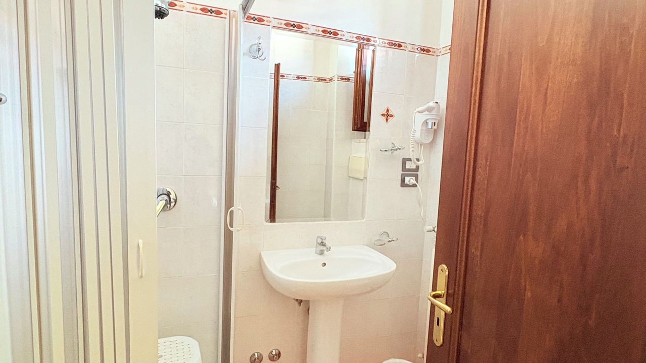 Photo of Bathroom in Sapri