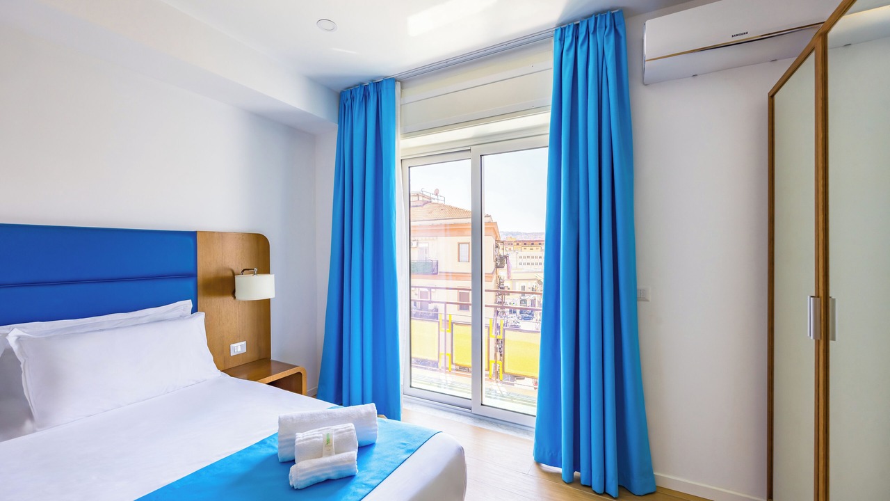 Photo of Bedroom in Naples City Centre