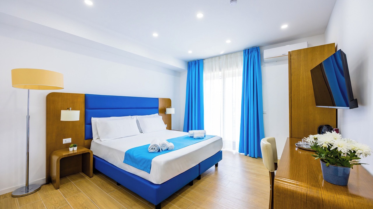 Photo of Bedroom in Naples City Centre
