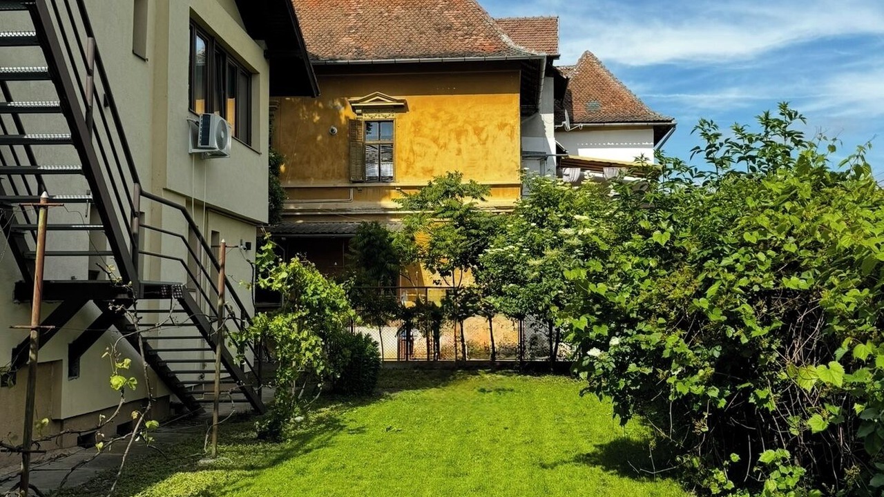 Photo of Outdoor in Center