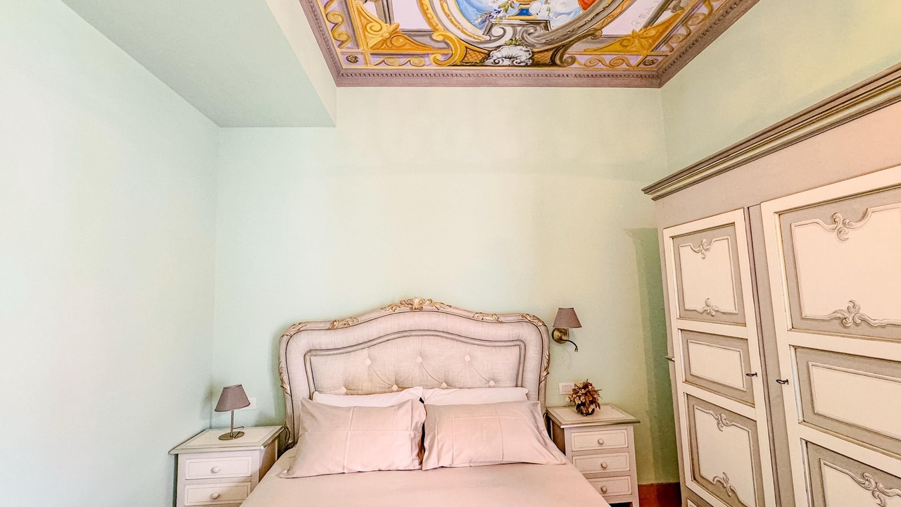 Photo of Bedroom in Meta