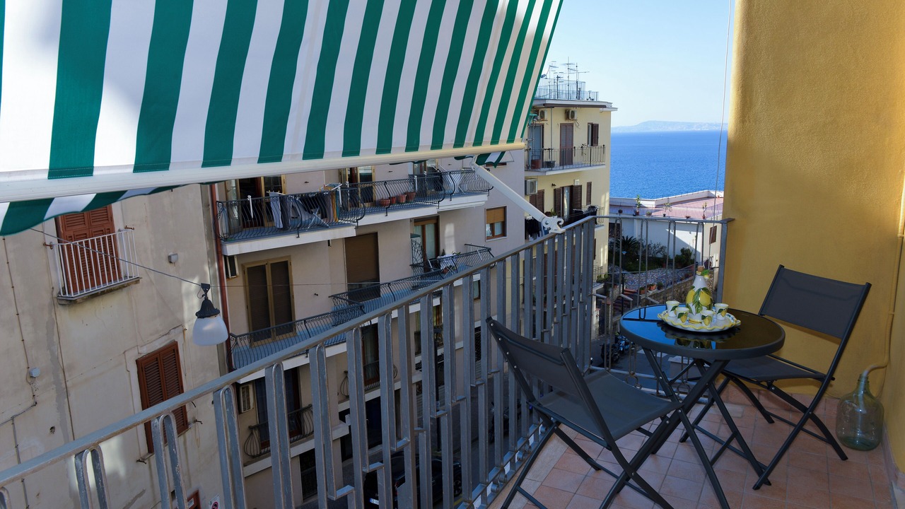 Photo of Patio Balcony in Meta