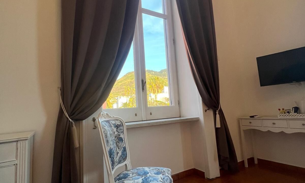 Photo of Bedroom in Forio