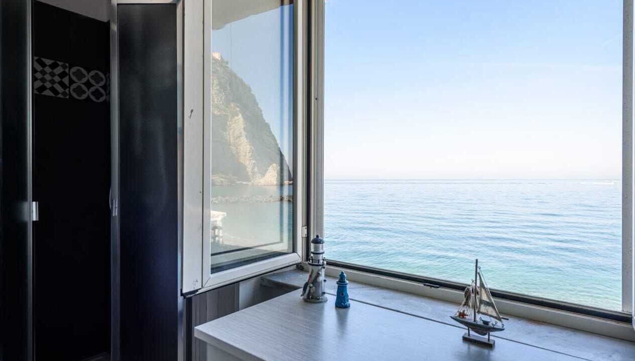 Photo of Bedroom in Meta