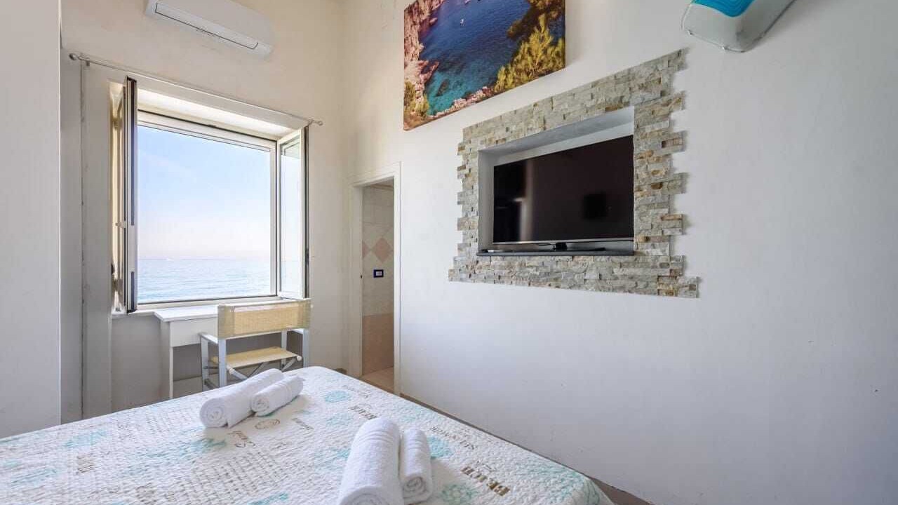 Photo of Bedroom in Meta