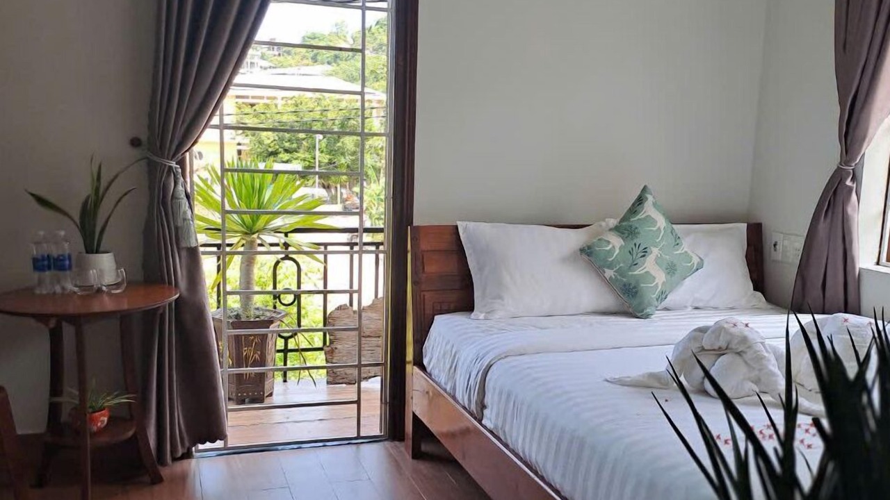Photo of Bedroom in Cham Island