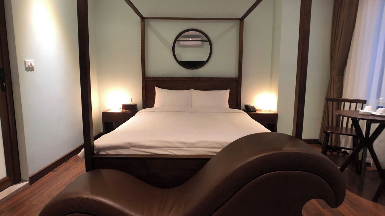 Photo of Bedroom in Trung Hoa Nhan Chinh