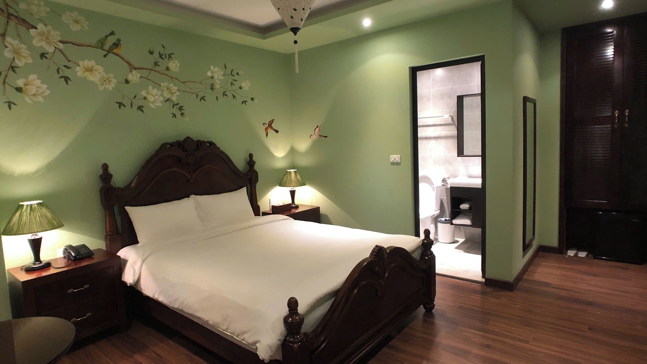 Photo of Bedroom in Trung Hoa Nhan Chinh