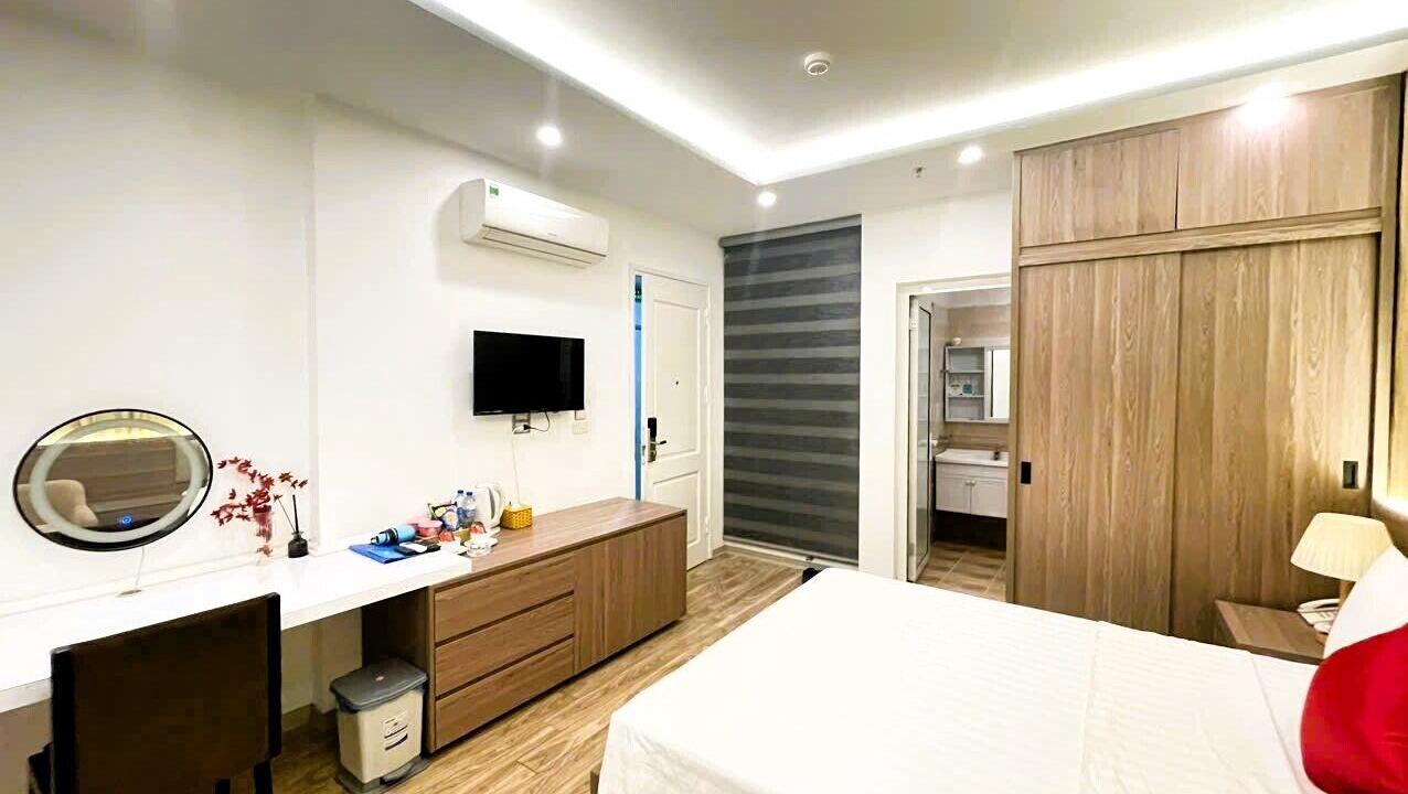 Photo of Bedroom in Trung Hoa Nhan Chinh