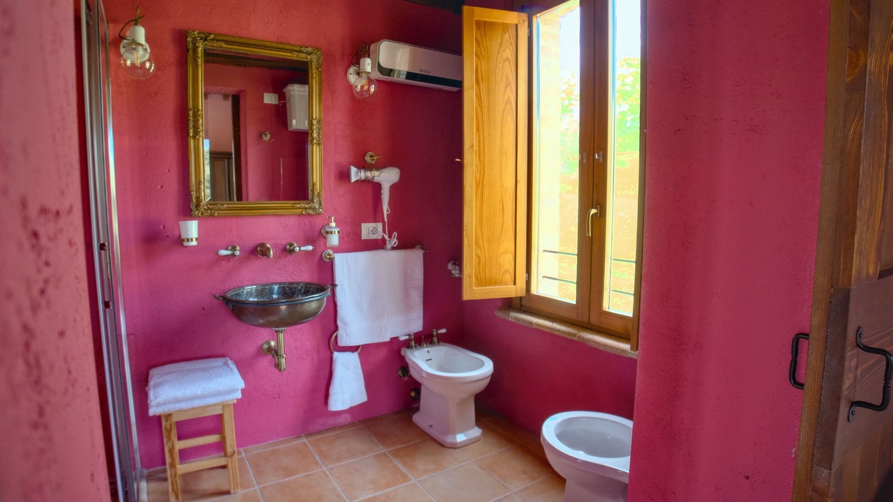 Photo of Bathroom in Offida