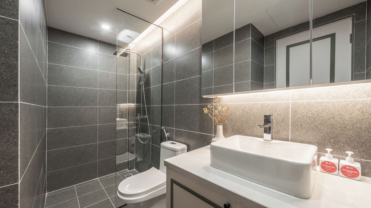 Photo of Bathroom in Old Quarter
