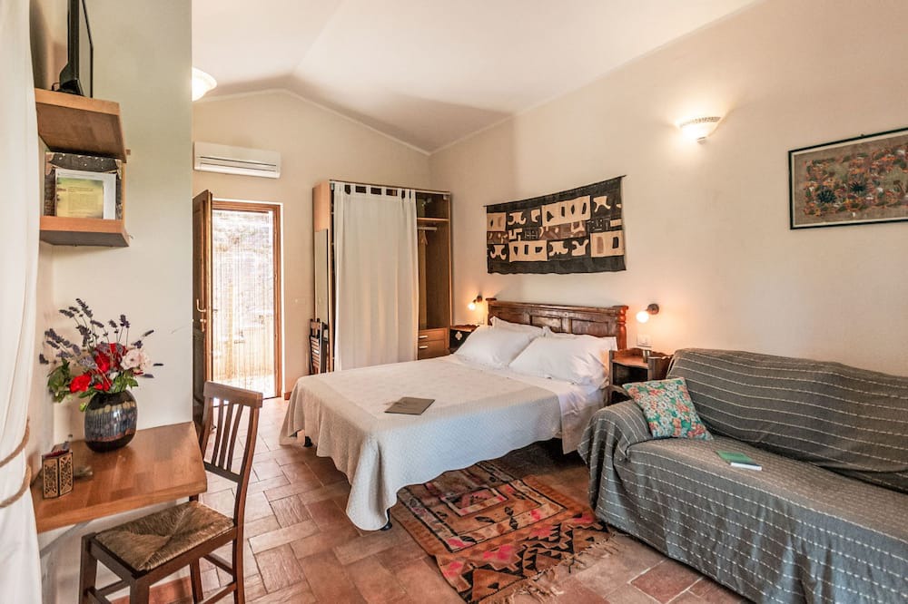 Photo of Others in Saturnia