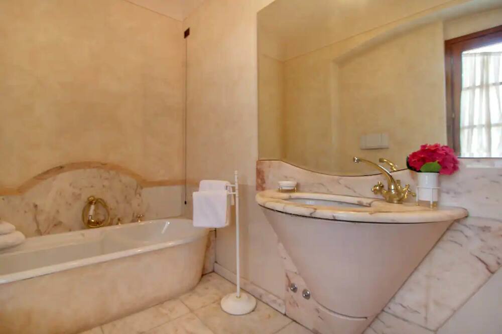 Photo of Bathroom in Rome Province