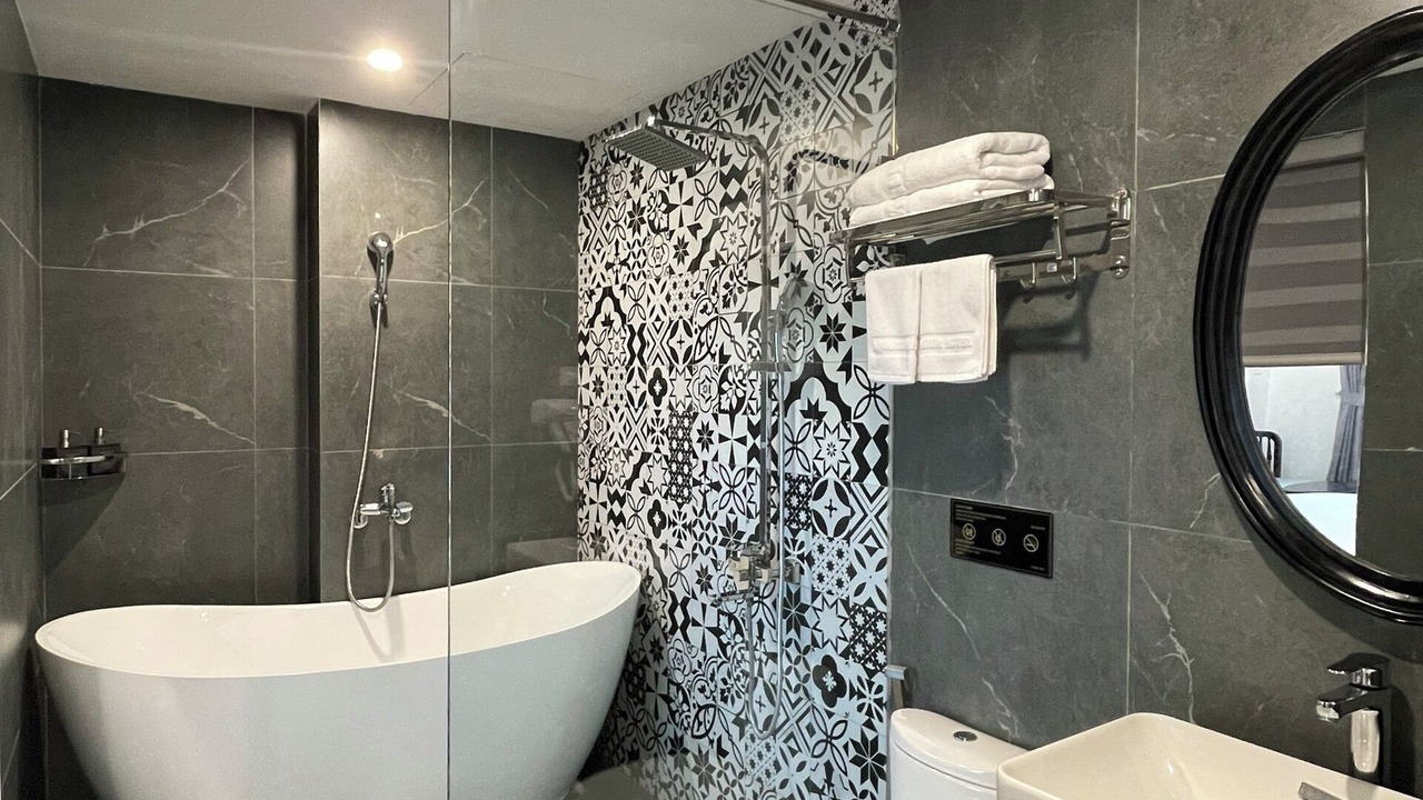 Photo of Bathroom in Old Quarter