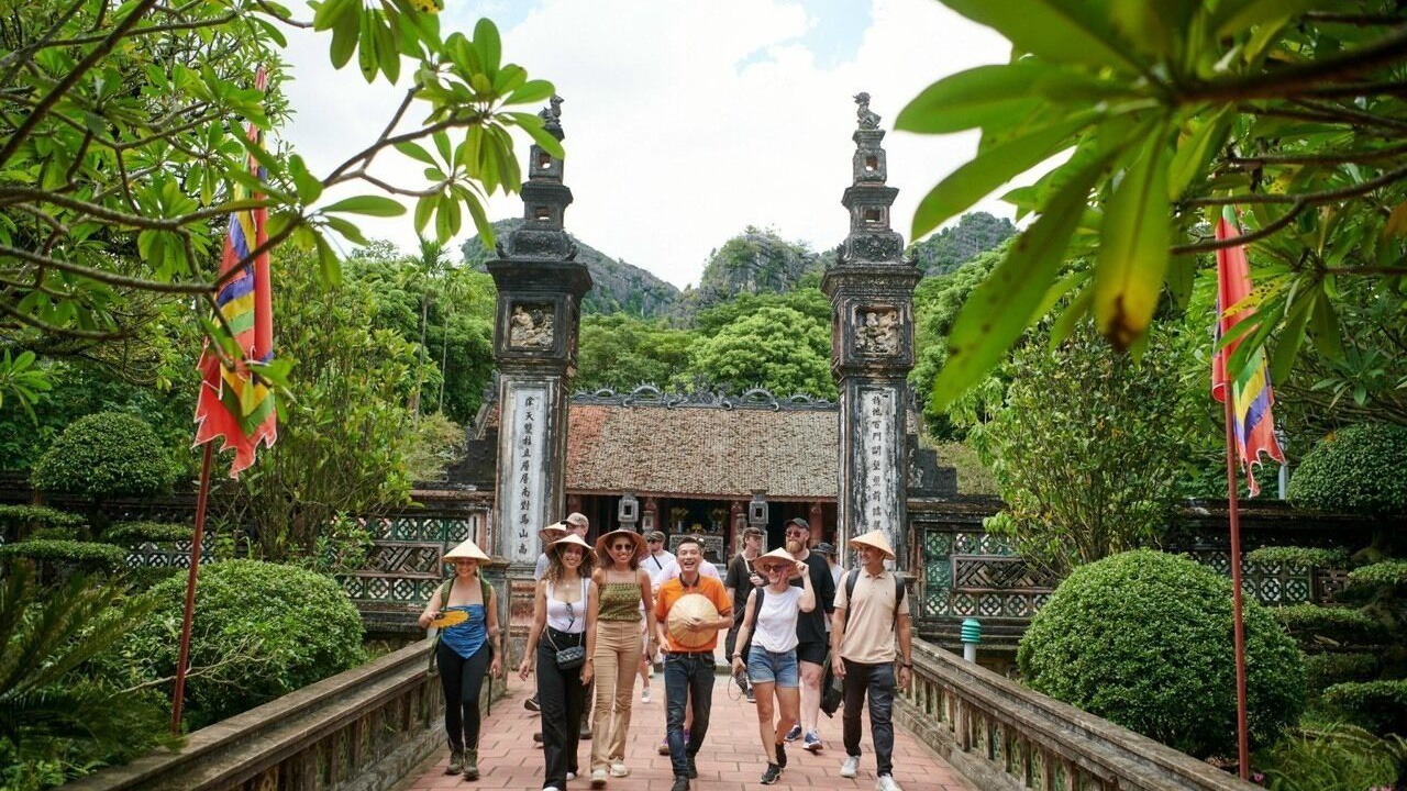 Photo of Others in Hang Buom