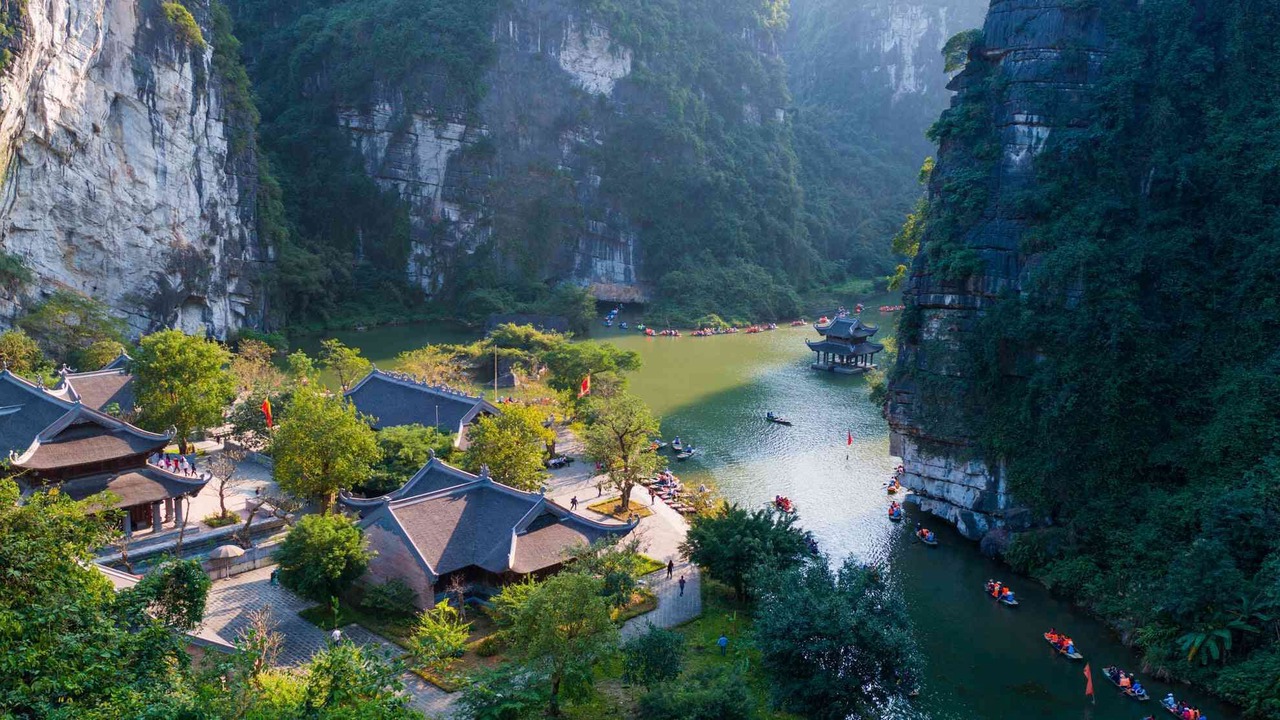 Photo of Others in Hang Buom
