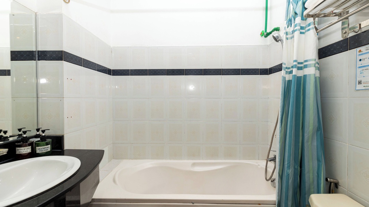 Photo of Bathroom in Phuong 6