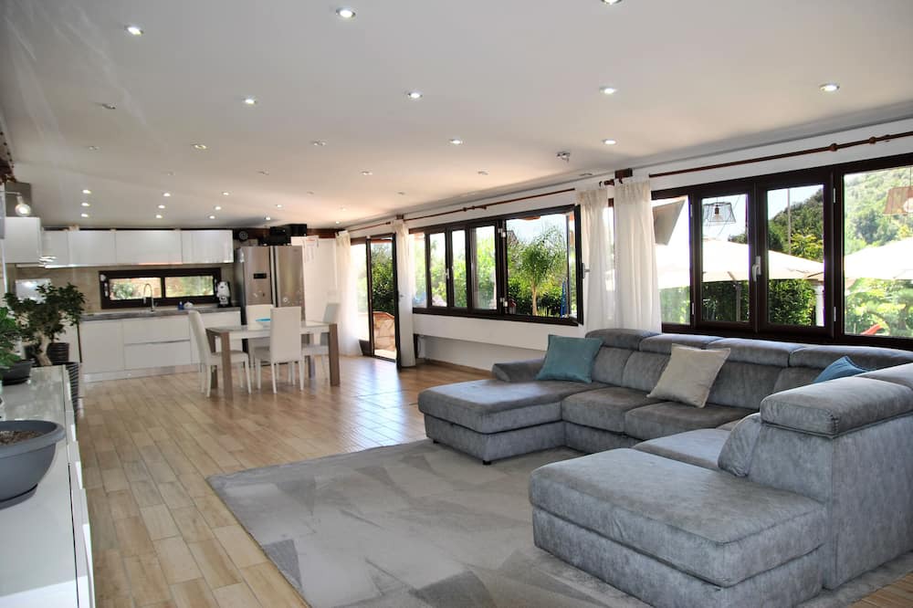 Photo of Livingroom in Trivio