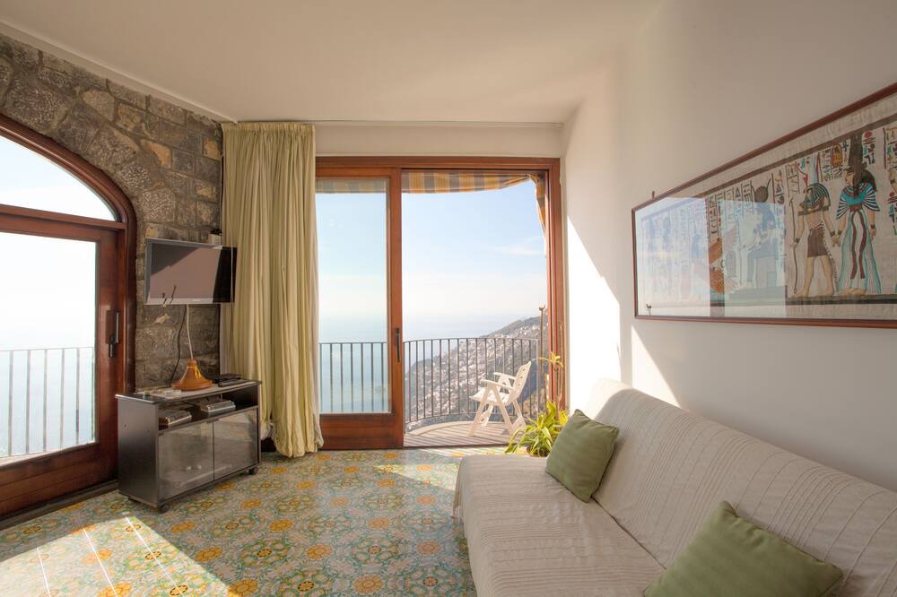 Photo of Livingroom in Furore