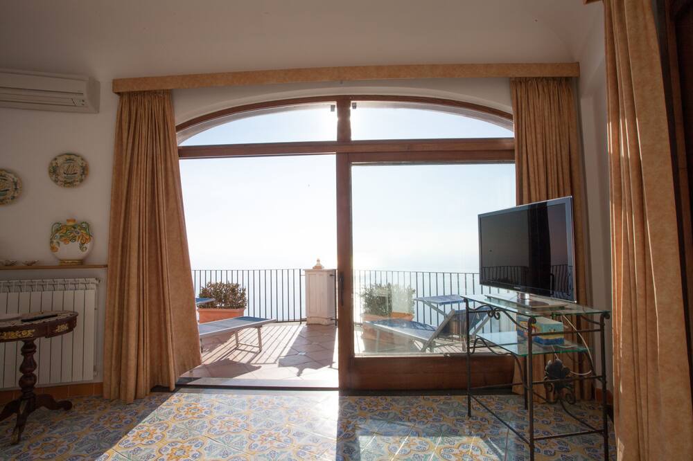 Photo of Livingroom in Furore