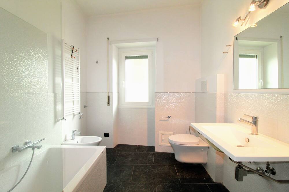 Photo of Bathroom in Zona I Val Melaina