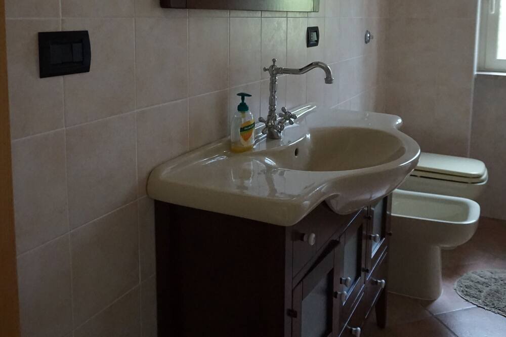Photo of Bathroom in Perdifumo